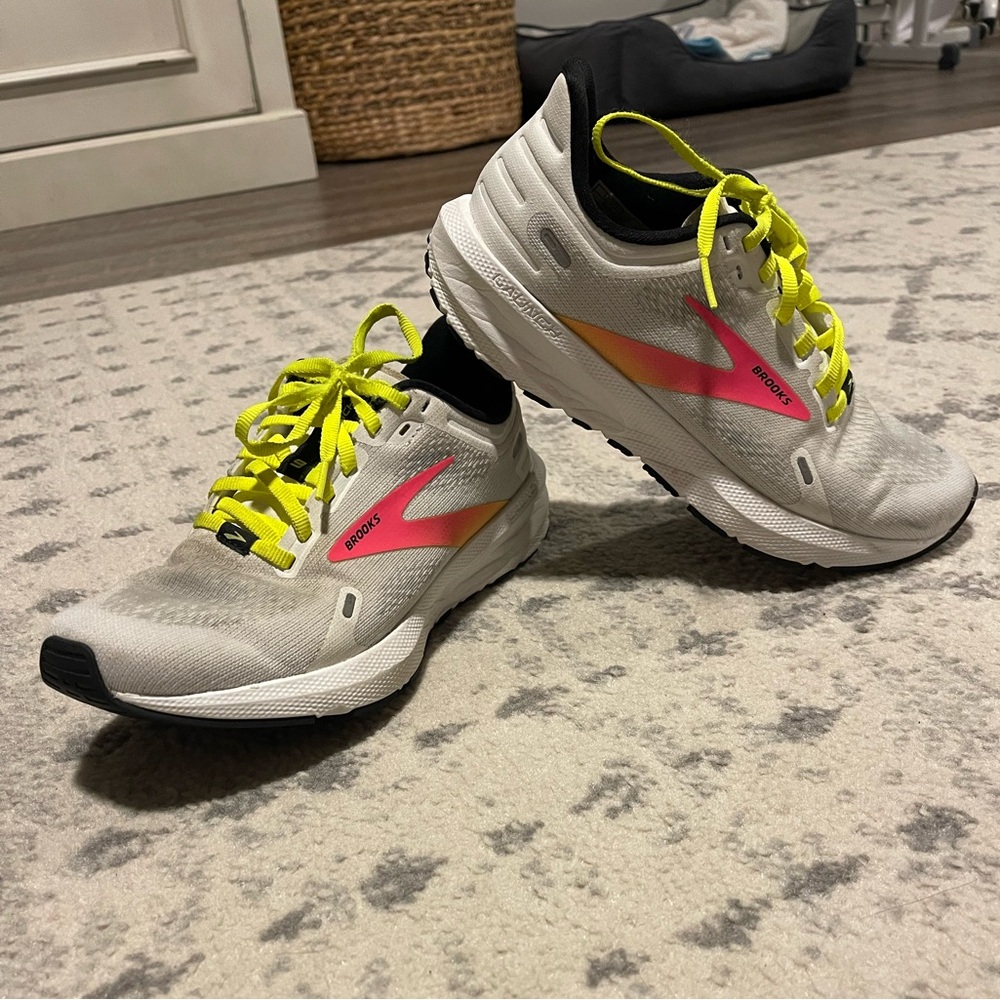 Brooks Women's Launch 9 Running Shoes